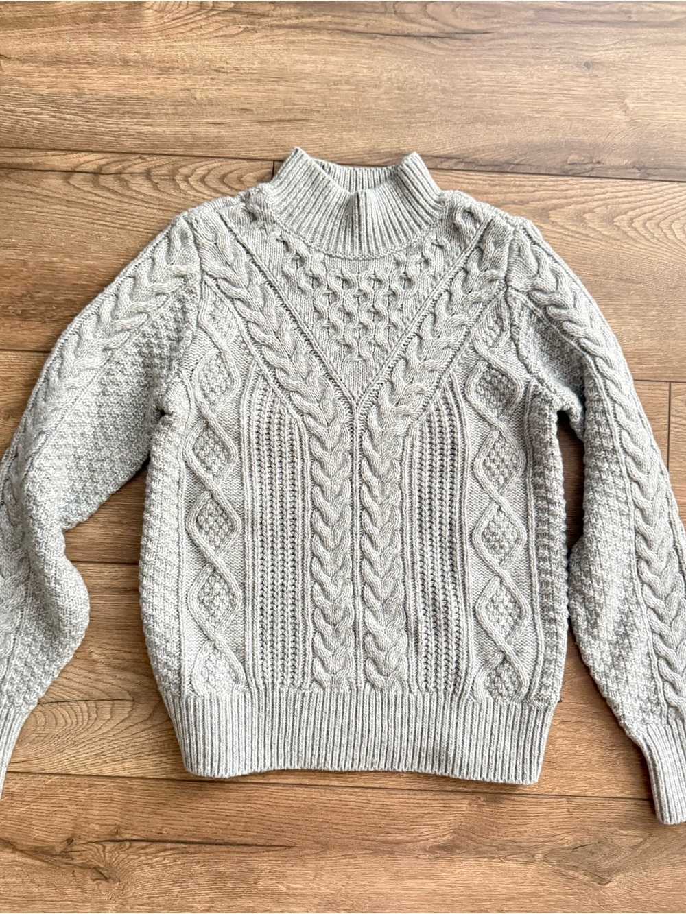 Abercrombie & Fitch GrayCable Knit Mock Neck Sweater - size Small